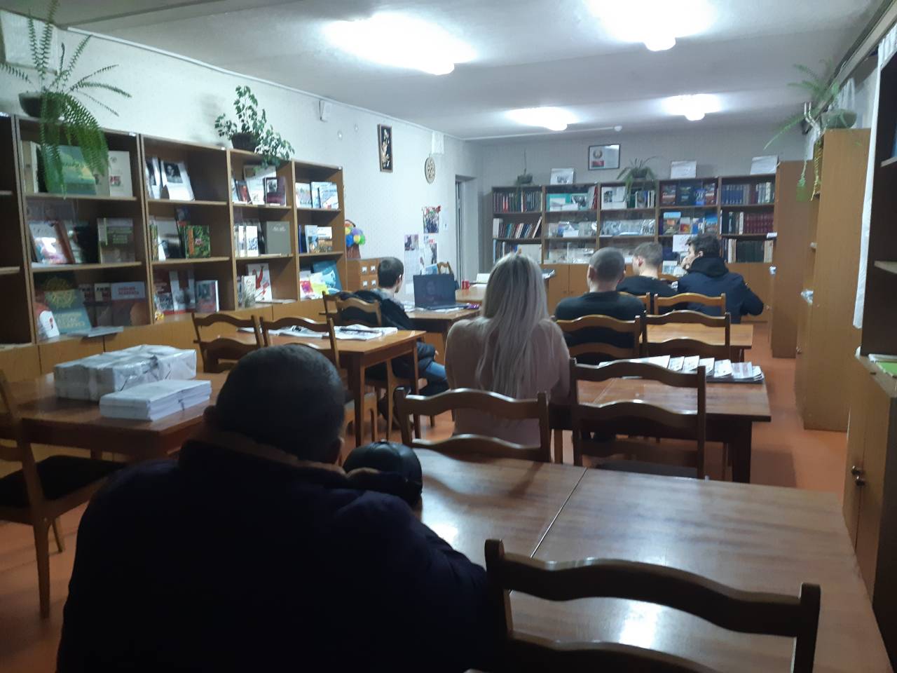 Воспитатель Якуш Л.А. провела с учащимися круглый стол ,»Модные диеты: «за» и «против»