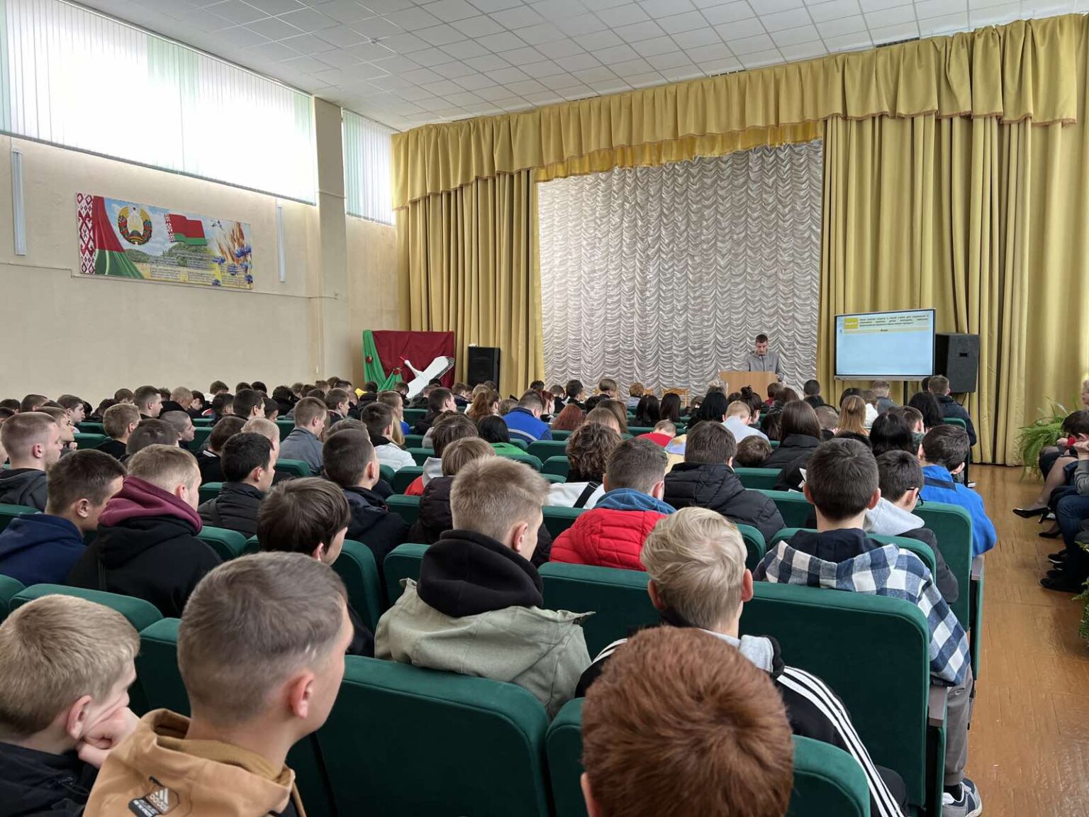 В рамках информационно-образовательного проекта «ШАГ» – «Школа Активного Гражданина» 25 апреля на тему: «Родина моя Беларусь в лицах. С заботой о здоровье» (о медицинских работниках) была проведена интерактивная викторина «Мы узнаём».