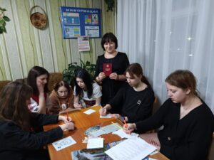 В преддверии Дня Конституции Республики Беларусь с учащимися, проживающими в общежитии, проведен смотр знаний «По страницам Конституции Республики Беларусь»
