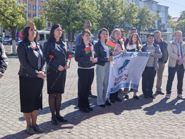 К 80-й годовщине Победы советского народа в Великой Отечественной войне РОС ДОСААФ организовала впечатляющий автопробег «Вечная Память героям!» К нему присоединился коллектив и первичные организации ДОСААФ, активисты БРСМ и «Патриоты Беларуси», мотоклуб «8 регион».