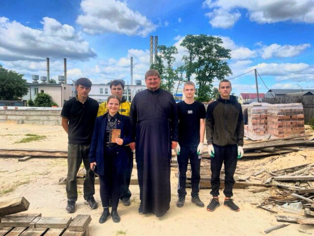 🟥Волонтёры БРСМ колледжа мелиорации восстанавливали святыню!