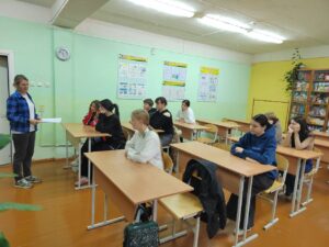 Информационный час «Октябрь 1917: переломный момент истории», посвящённый Дню Октябрьской революции.