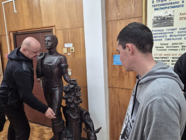 Музей колледжа с экскурсионным визитом посетила вторая группа учащихся из колледжа посёлка Красный Берег