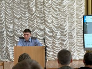 Встреча инспектора ИДН Новика Д.И. с учащимися колледжа и трудовым коллективом о недопустимости вовлечения подростков в противоправную деятельность, об ответственности за оскорбление в информации, распространяемой в глобальной компьютерной сети Интернет, нарушение законодательства о защите персональных данных.